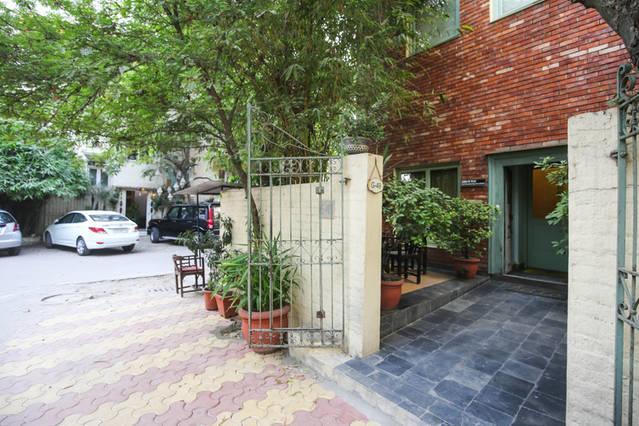 G 49 Bed & Breakfast Új-Delhi Kültér fotó
