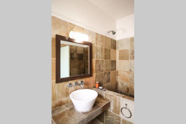 G 49 Bed & Breakfast Új-Delhi Kültér fotó