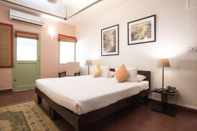 G 49 Bed & Breakfast Új-Delhi Kültér fotó