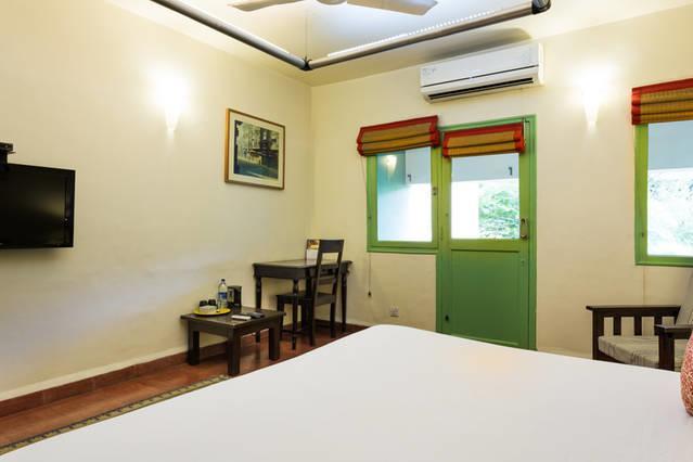 G 49 Bed & Breakfast Új-Delhi Kültér fotó