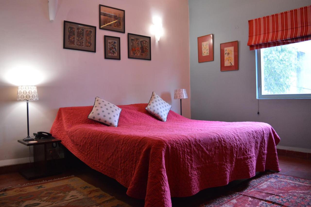 G 49 Bed & Breakfast Új-Delhi Kültér fotó